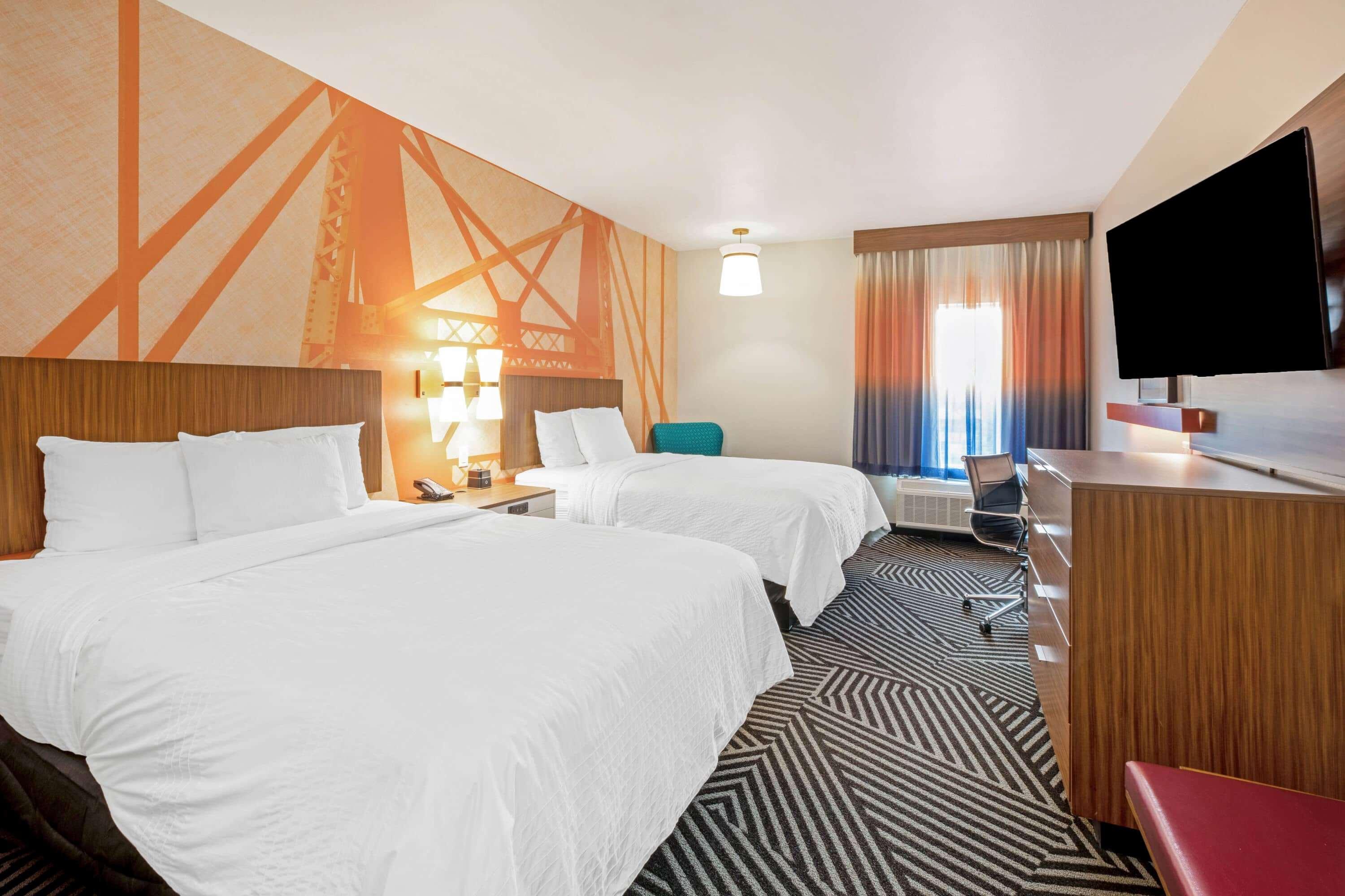 La Quinta By Wyndham Baylor Downtown